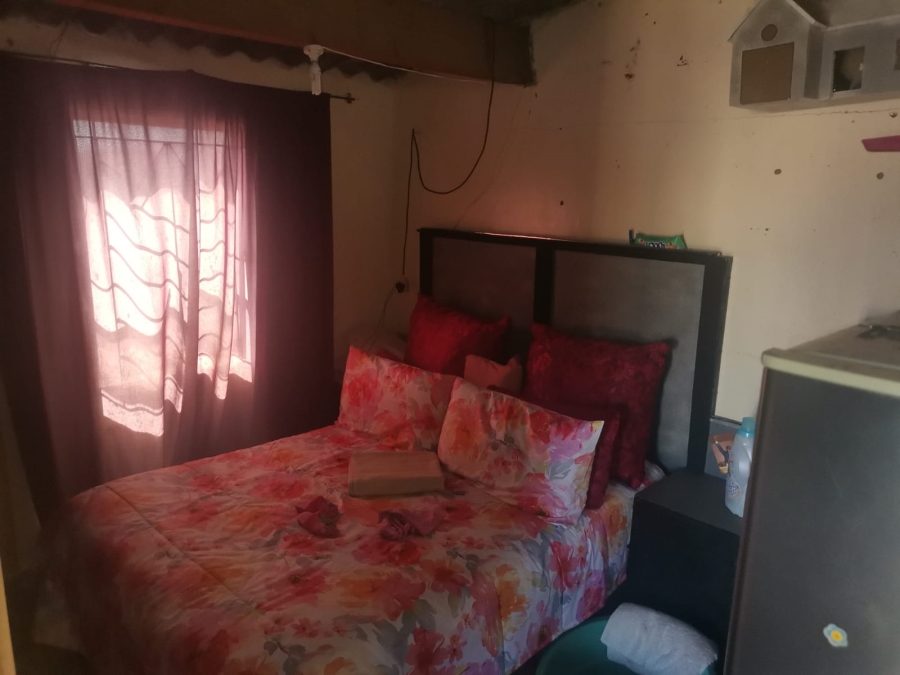 1 Bedroom Property for Sale in Kwanonqaba Western Cape